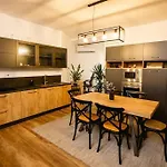Luxurious & Stylish Penthouse With Private Pool *