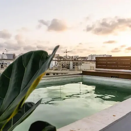 Luxurious & Stylish Penthouse With Private Pool Msida