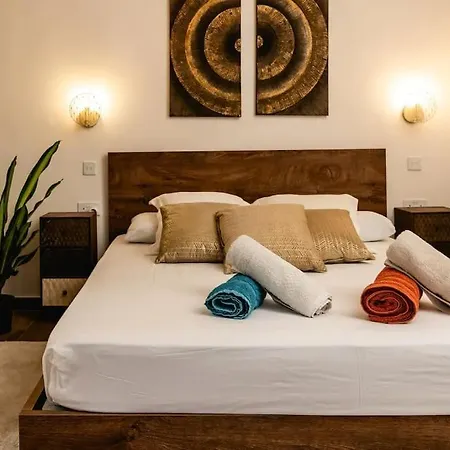 Luxurious & Stylish Penthouse With Private Pool Apartmán *