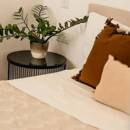 Luxurious & Stylish Penthouse With Private Pool *