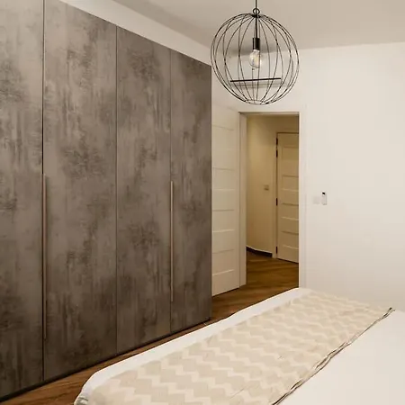 Luxurious & Stylish Penthouse With Private Pool Msida