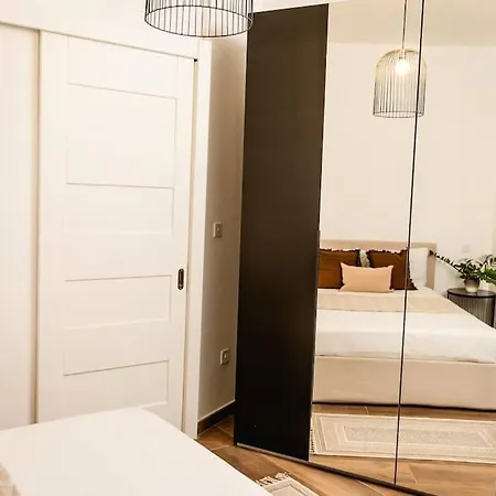 Luxurious & Stylish Penthouse With Private Pool Apartamento