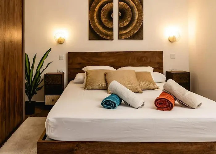 Luxurious & Stylish Penthouse With Private Pool Apartment *