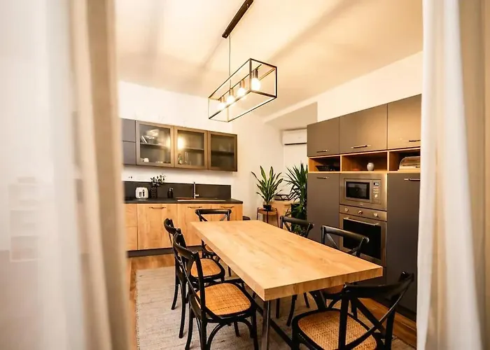 Luxurious & Stylish Penthouse With Private Pool Msida