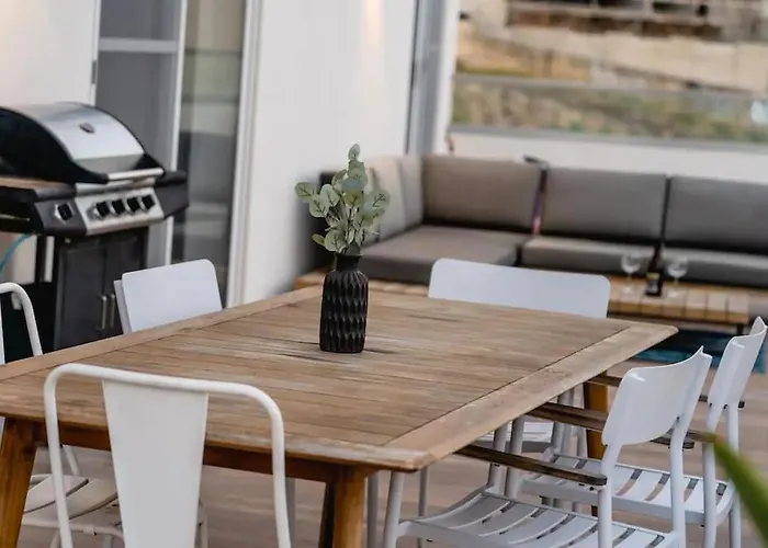 Luxurious & Stylish Penthouse With Private Pool Apartment