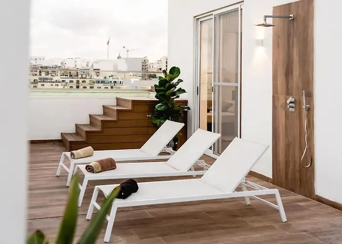Luxurious & Stylish Penthouse With Private Pool * Msida