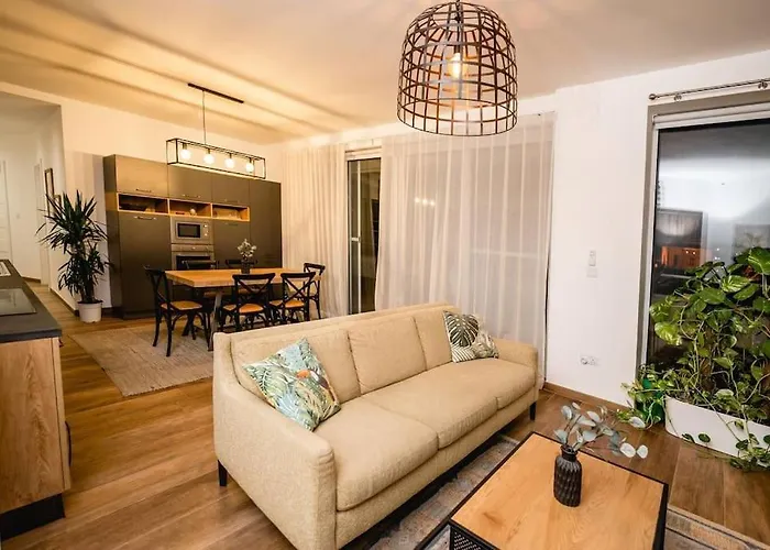 Luxurious & Stylish Penthouse With Private Pool * Msida